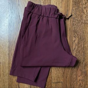 Lululemon On The Move Stretch High-Rise Pant (Size 4, Merlot)